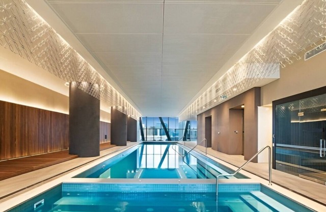 Love Melbourne by Ready Set Stay - Huge balcony apartment, pet friendly, WIFI