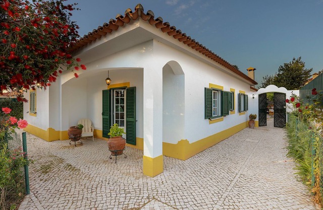 Love Peace & Azeitão - (Dog Friendly)