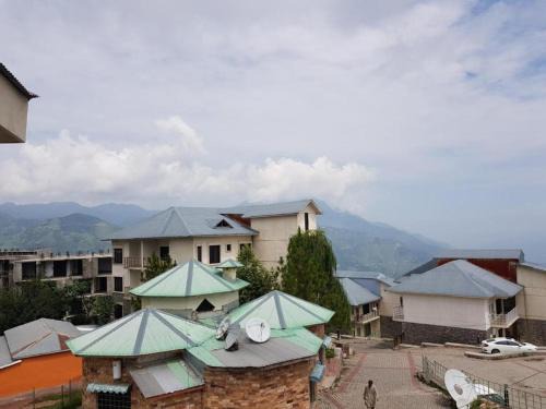 Lovely 1 bedroom condo with majestic views