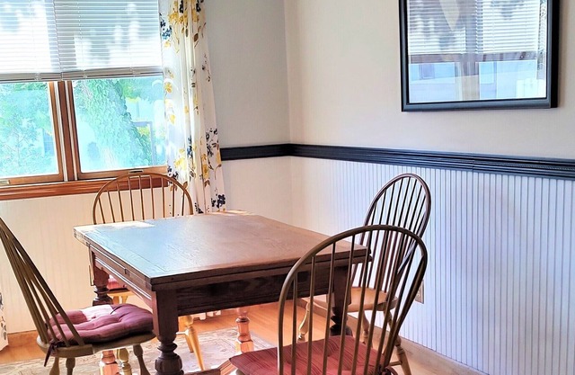 Lovely 2 bedroom apartment in Historic area of Cape May Court House , N.J.