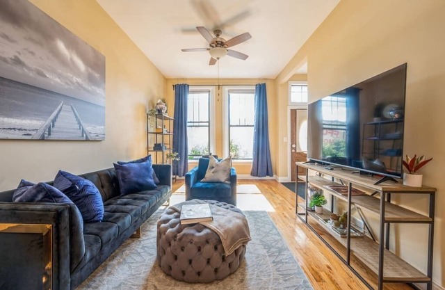 Lovely 2 Bed. 3 Miles from DT w/Free Parking