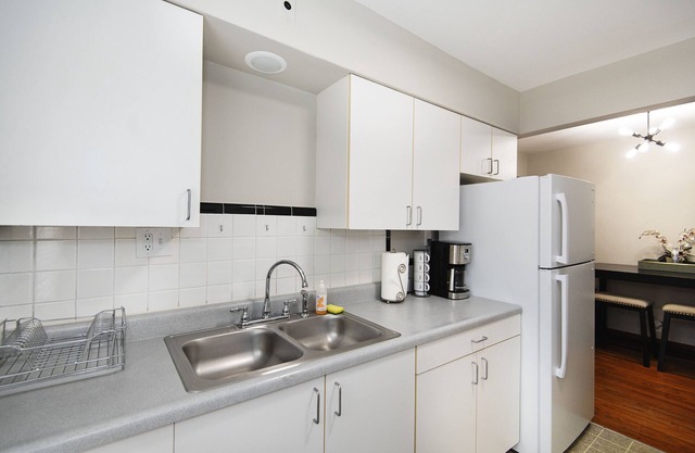 Lovely 2 bedroom apartment with free parking