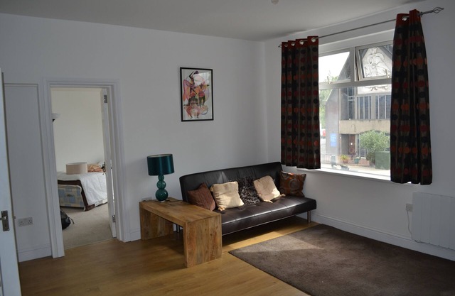 Lovely 2 bedroom apartment in Ealing (West London)