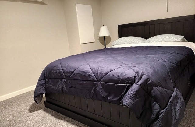 Lovely 2-bedroom apartment in Denver. No cleaning fees!