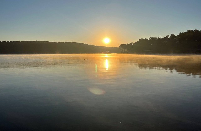 Lovely 2-bedroom + loft lakefront getaway with private dock on Grand Lake in Ok.