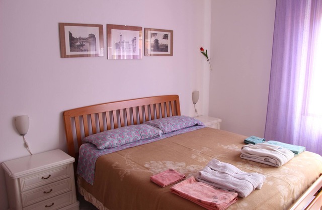 Lovely 2-bedroom rental unit, 5 minutes from metro