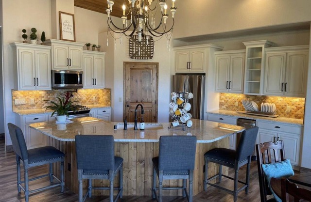 Lovely 3-Bed overlooking Cree Meadows/Sierra Blanca
