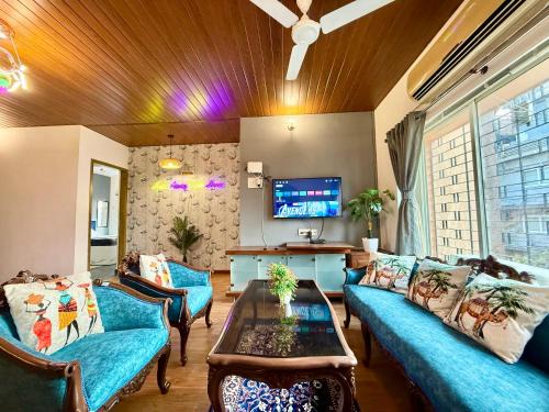 Lovely 3BHK Serviced Apt near ISKCON Temple, Juhu Mumbai