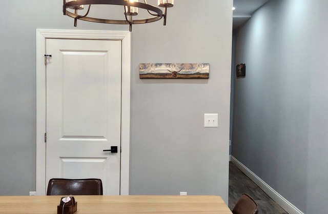 Lovely 4-bedroom home in Baltimore for a relaxing getaway, travel work & study