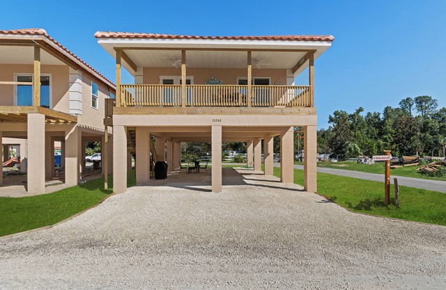 Lovely and spacious brand new - July 2024 - 2 BR, 2 BA villa on stilts