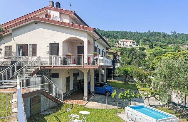 Lovely apartment for 6 guests with private pool, TV, balcony, pets allowed and parking