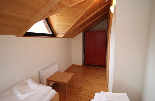 Lovely apartment for 9 people with WIFI and TV