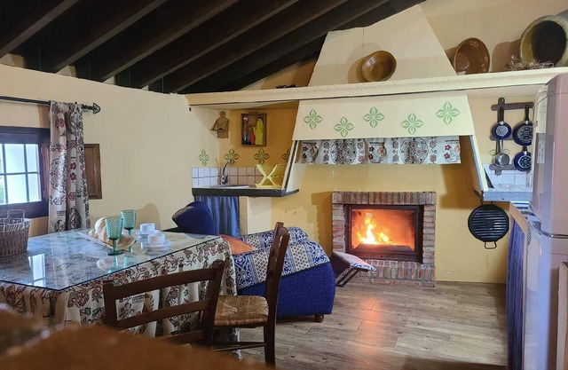 Lovely Apartment in Iznájar with Private Parking