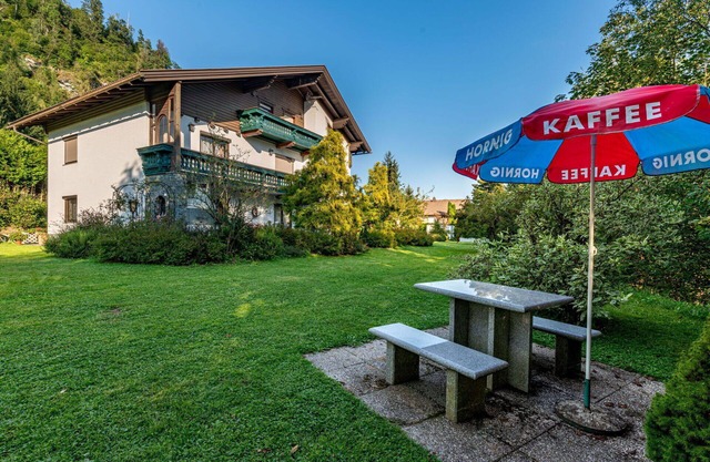 Lovely apartment for 4 people with WIFI, TV, patio and pets allowed