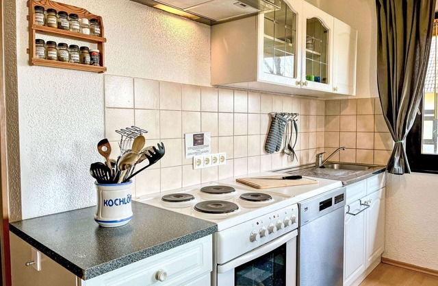 Lovely apartment in villa for 8 people with WIFI, TV and terrace