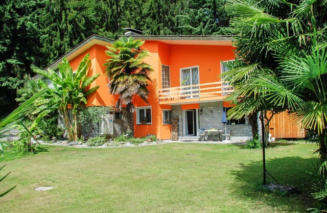 Lovely apartment for 4 people with WIFI, pool, TV, patio, pets allowed and panoramic view