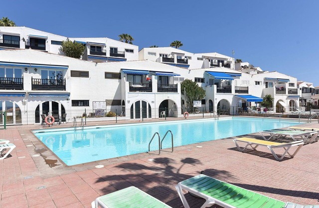 Lovely apartment for 2 people with pool, A/C, WIFI, TV, balcony and pets allowed