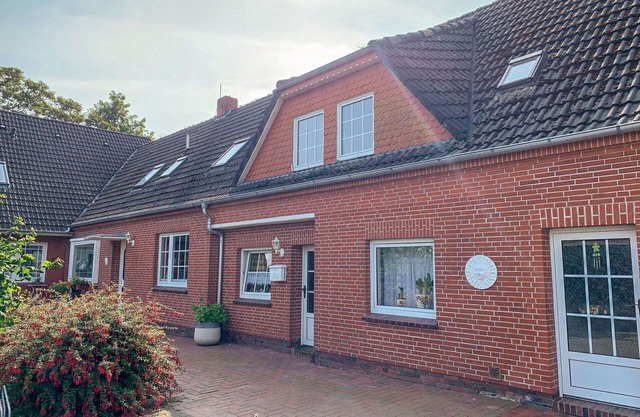 Lovely apartment for 5 guests with TV, terrace and parking