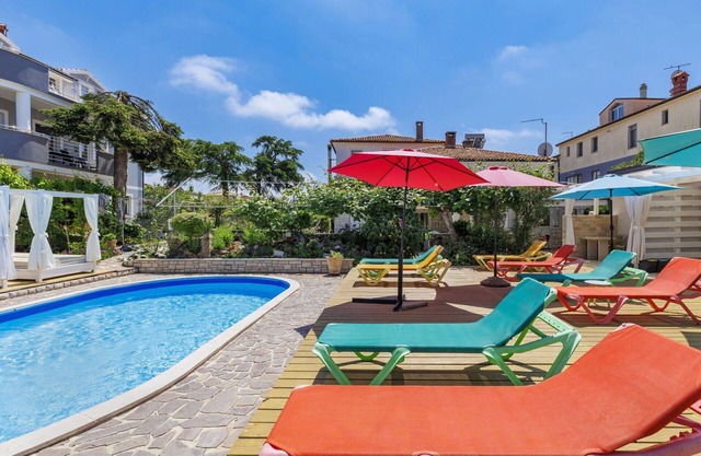 Lovely apartment for 5 people with A/C, pool, WIFI, TV and terrace