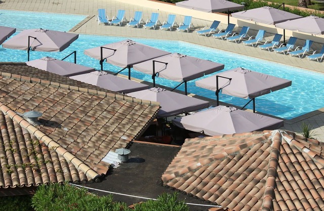 Lovely apartment for 6 guests with WIFI, pool, terrace and parking