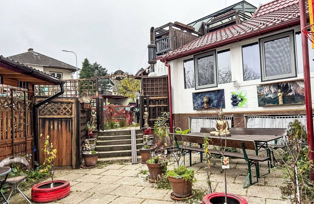 Lovely apartment for 6 people with WIFI, TV, patio and pets allowed