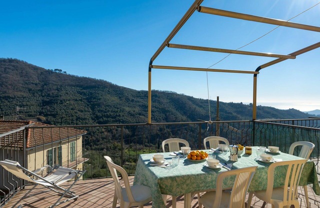 Lovely apartment for 7 guests with WIFI, TV, terrace, pets allowed and panoramic view