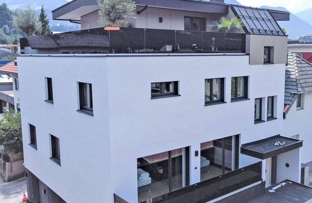 Lovely apartment for 6 guests with TV, terrace and parking