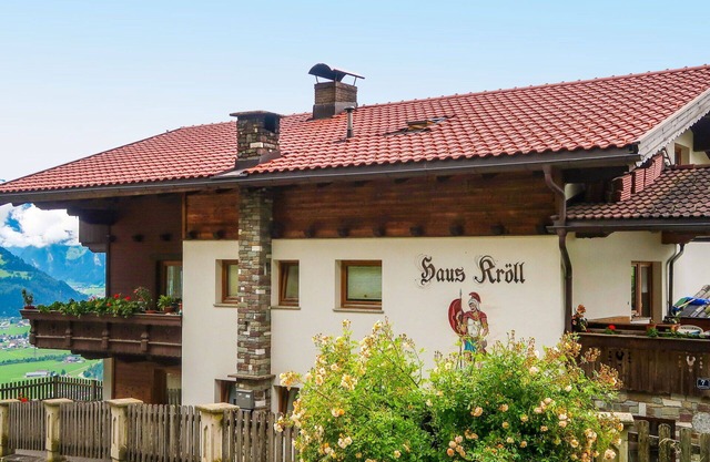 Lovely apartment for 8 guests with WIFI, TV, balcony and pets allowed