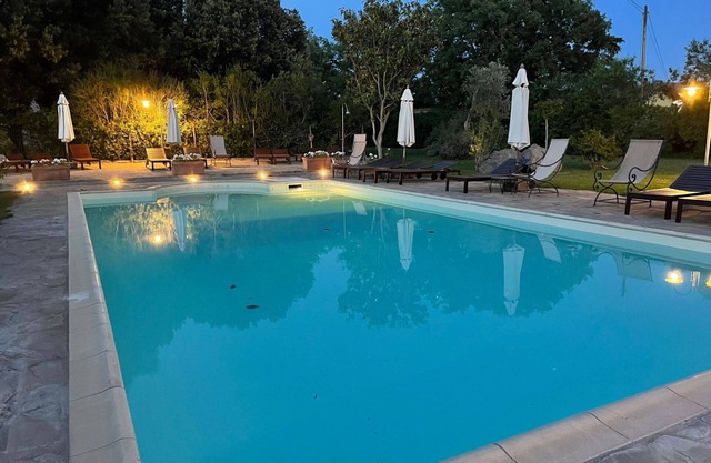 Lovely apartment for 4 people with pool, A/C, TV, terrace, pets allowed and parking