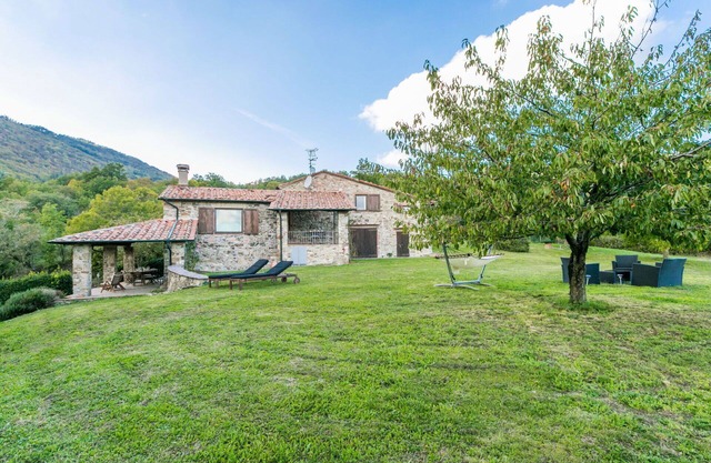 Lovely apartment for 9 people with WIFI, TV, patio and pets allowed