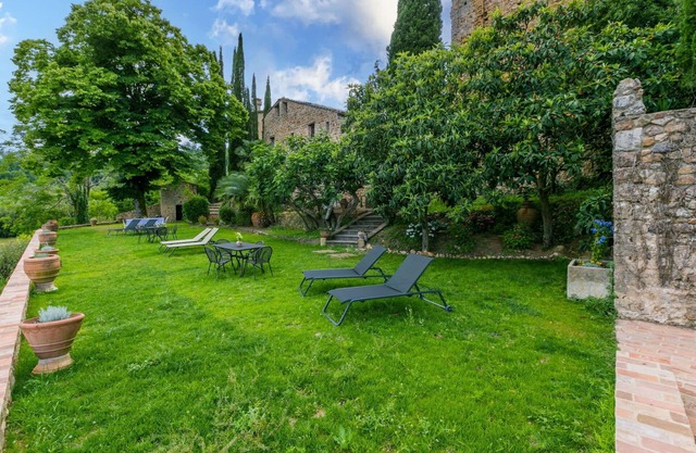 Lovely apartment for 10 people with WIFI, TV, patio, pets allowed and panoramic view