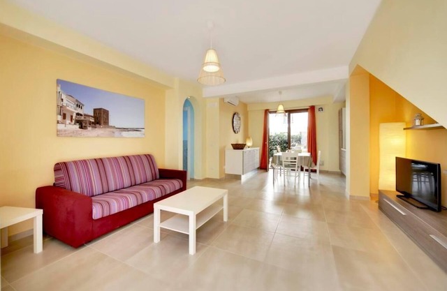 Lovely Apartment in Punta Secca with Private Garden and Close to Beach