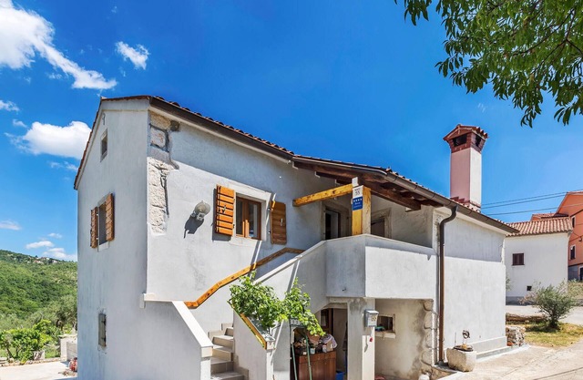 Lovely apartment in Krsan with WiFi