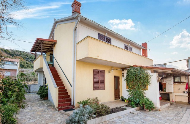 Lovely apartment in Rab with kitchen