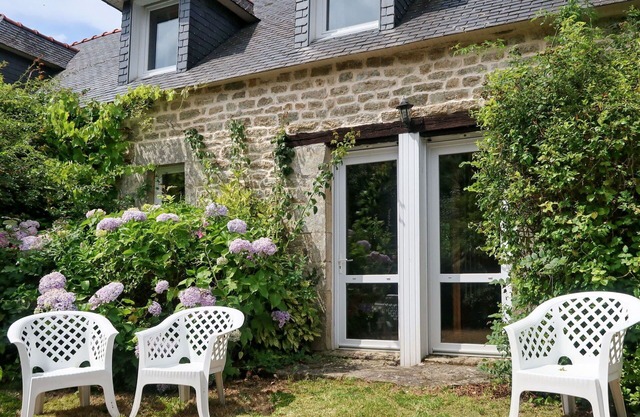Lovely apartment in villa for 4 people with terrace and pets allowed