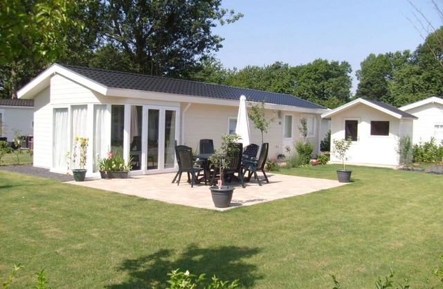 Lovely apartment in villa for 6 guests with pool, WIFI, TV and terrace