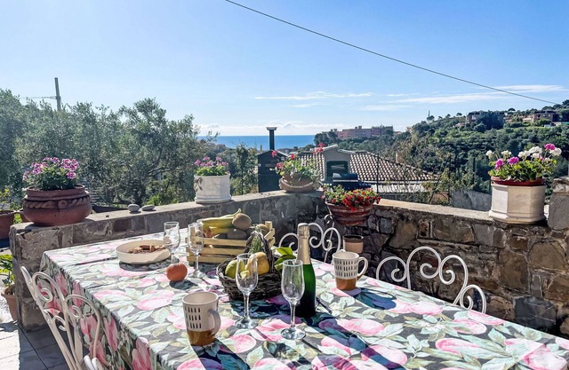 Lovely apartment for 4 guests with A/C, WIFI, TV and patio