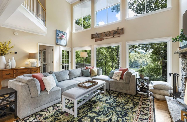 Lovely Big Canoe Cottage Ideal Location with Breathtaking View