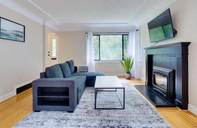 Lovely City Centre Cambie Home in Vancouver