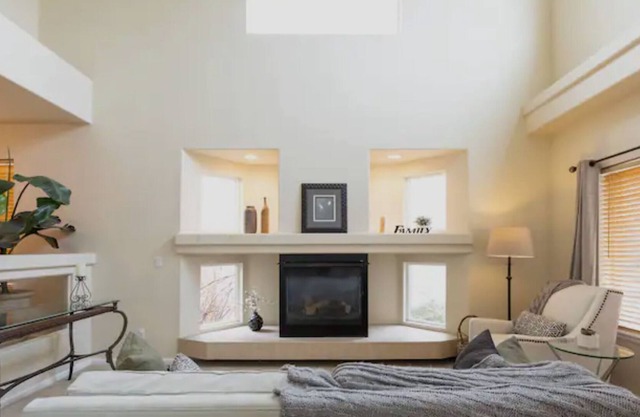 Lovely Denver Home - Spacious & Private 3884 sqft. Sleeps 13- Brand New Listing
