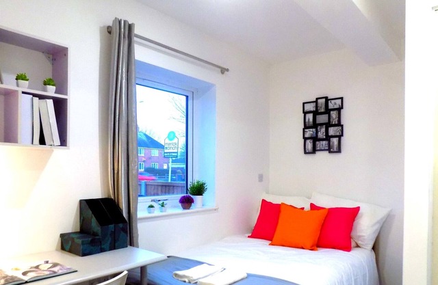 Lovely En-suite Room very close to Uni