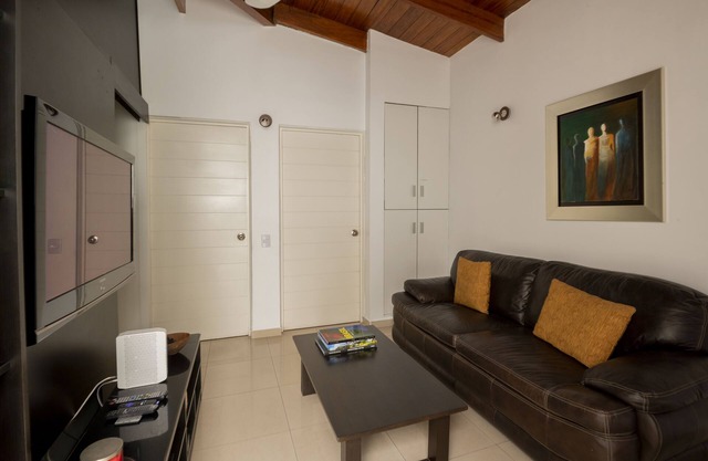 Lovely entire 3 bedrooms Duplex, free 1 parking full furnished & total privacy