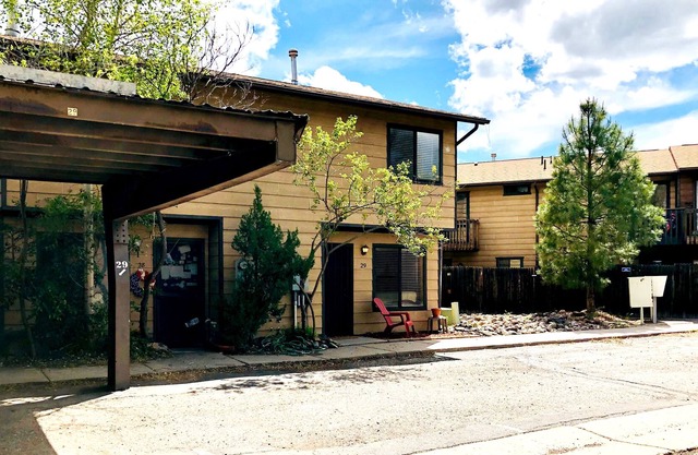 Lovely Flagstaff apartment in the center!