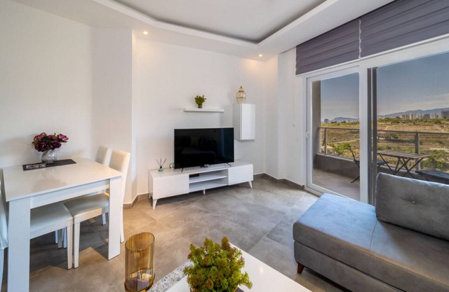 Lovely Flat with Shared Pool and Balcony in Alanya