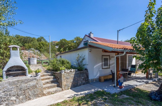 Lovely home in Donji Zagon with WiFi