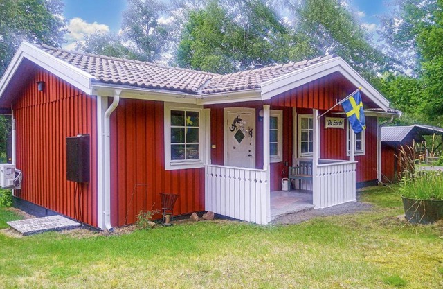 Lovely Home In Röke With Wifi