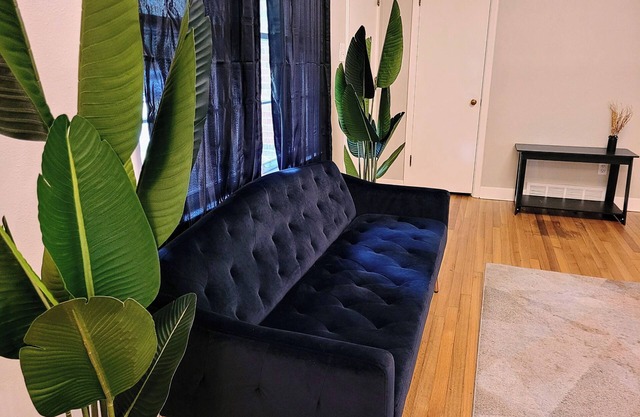 《~Lovely Home Near Botanical Gardens ~》Pool Table