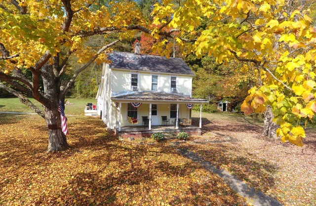 Lovely Laurel Run Cottage, Hocking Hills, Hot Tub
