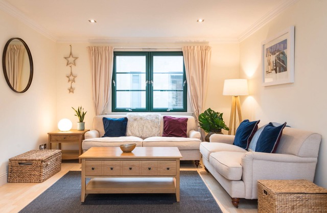 Lovely Mews house in the heart of the city with Garage