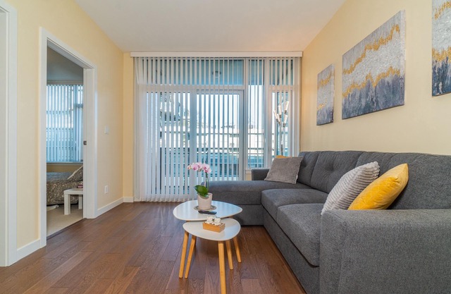 Lovely Oasis near Waterfront & Downtown